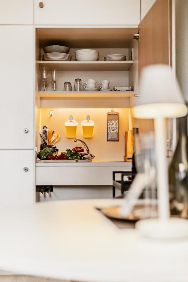 Luganersee, Pool, Strand, Parkplatz, Suite 204 Bissone Eksteriør billede
